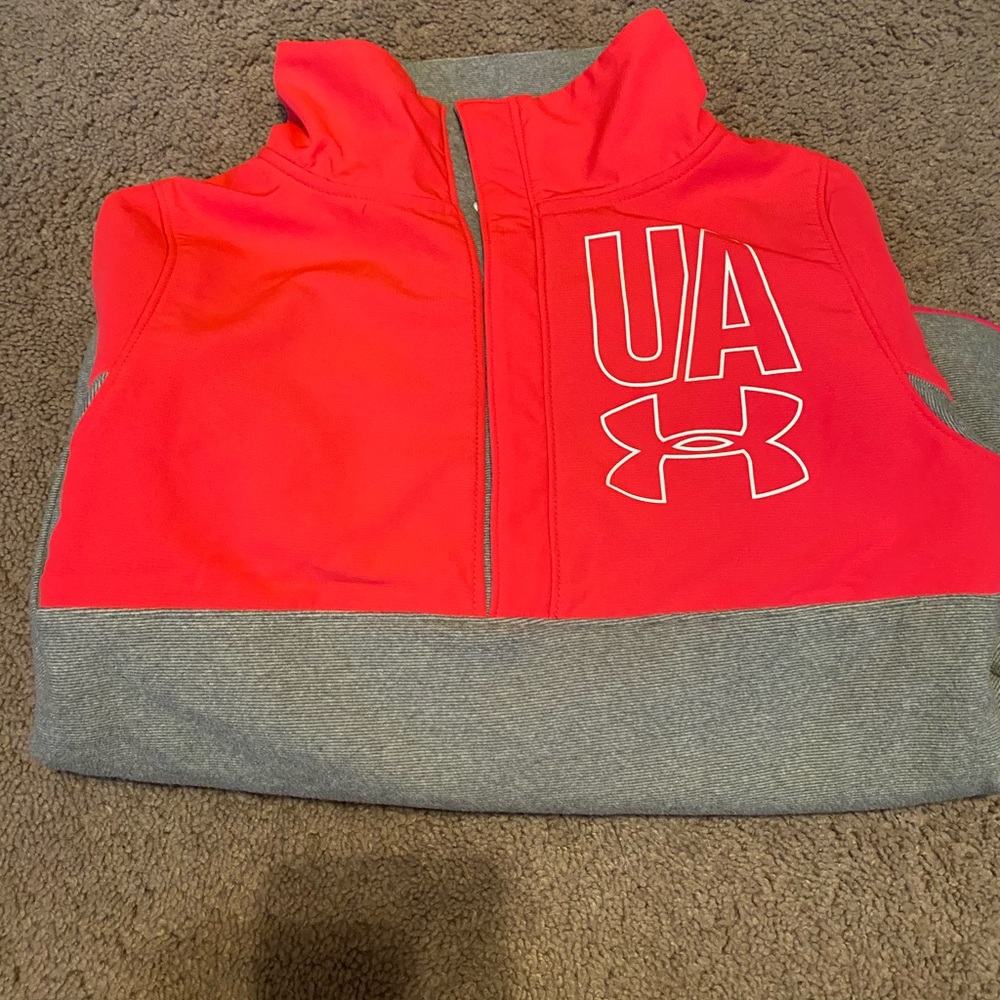 Under armour sweatshirt